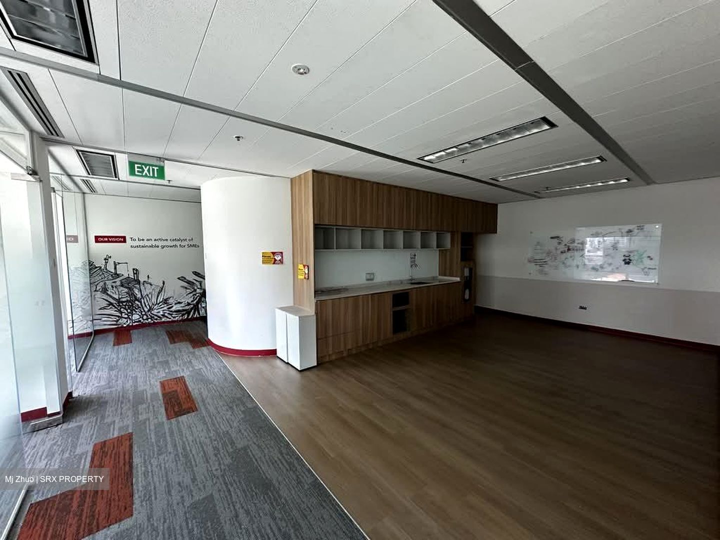 Gateway West (D7), Office #544182411